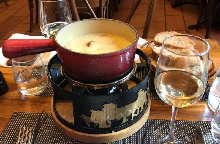 O que comer na suíça destaque fondue